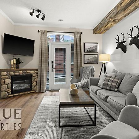Mystic Mountain Chalet, Heated Outdoor Pool & Hot Tub, Free Parking, Fast Wifi! Canmore Luaran gambar